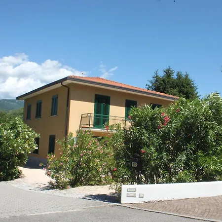 Sweet Casati&gilardi, Speedboat On Villa